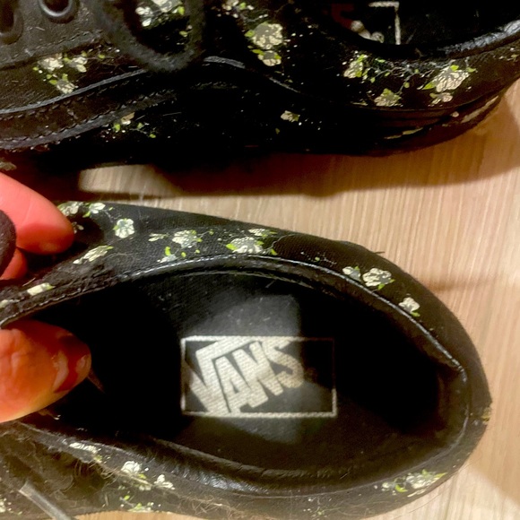 Vans low top size 7.5 - Picture 2 of 2